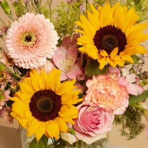 ramos de flores con flores del jardín